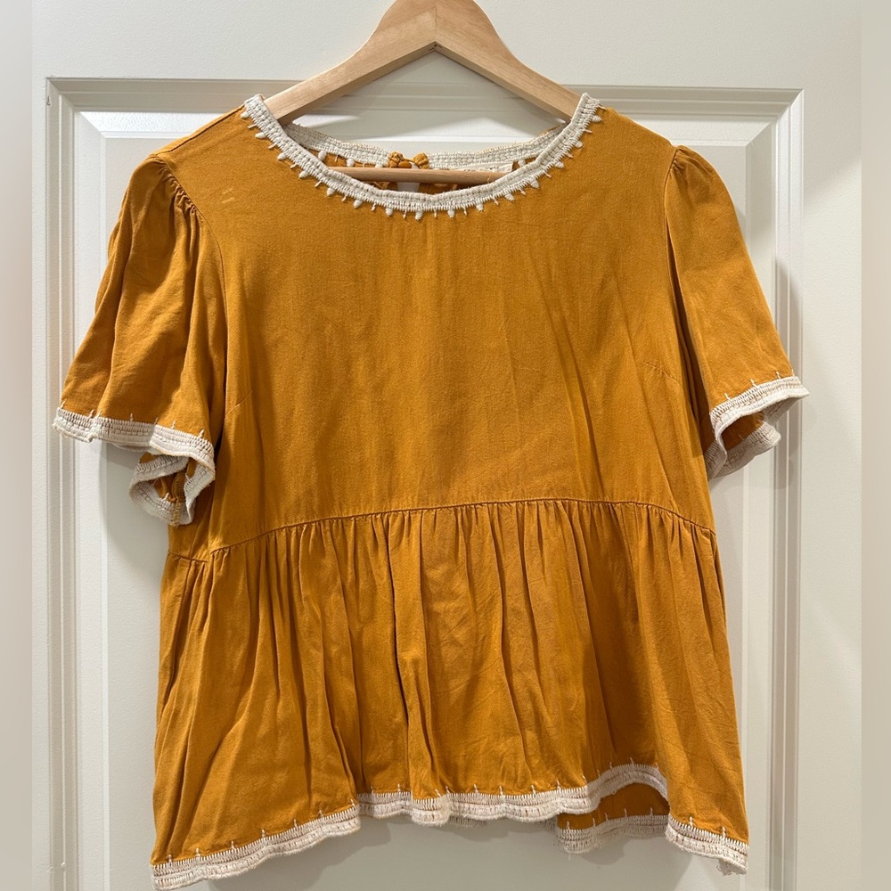 Tea n Rose Mustard Blouse with Lace Accents Medium